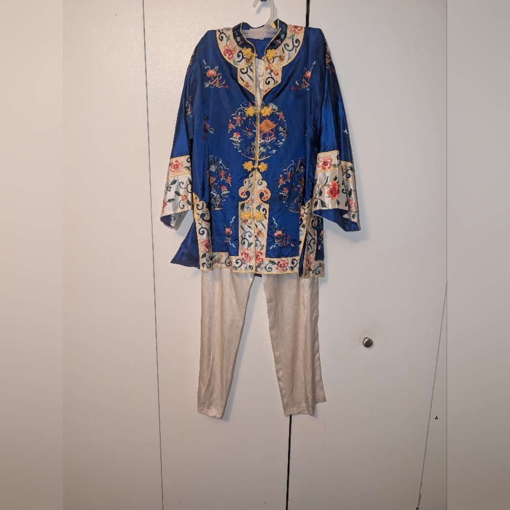 Vintage Bai Hua Silk Pants Jacket Suit Size Medium Floral Silk Embroidered China